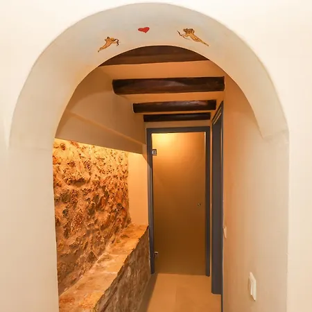 Villa Aeolian Stone *